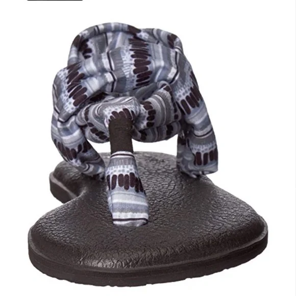 Sanuk Yoga 2 Black+White Island Stripe Sandal - Picture 3 of 10